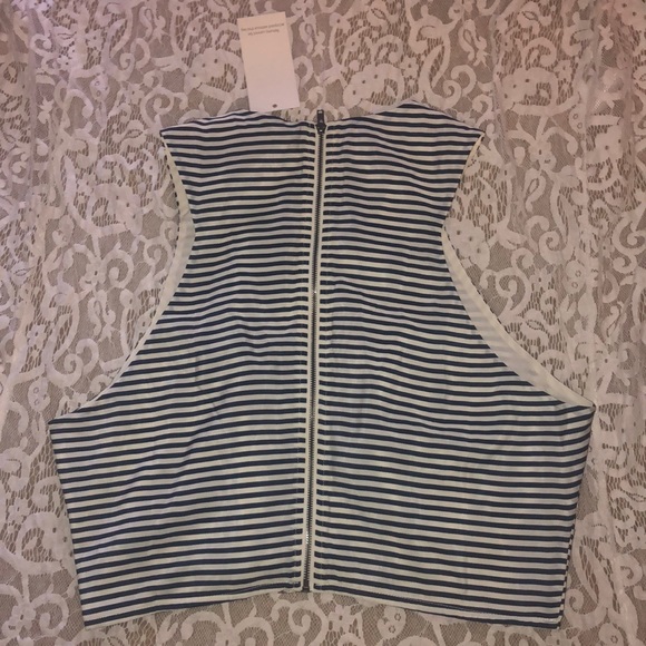 Tobi crop top - Picture 2 of 2